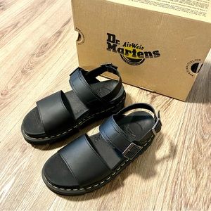 Dr. Martens Women’s Voss Hydro Platform Sandals US 6 EU 37 UK 4